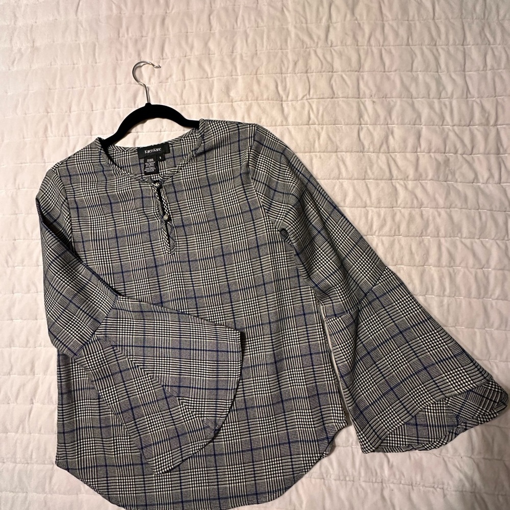 Karen Kane blouse with bell sleeves
